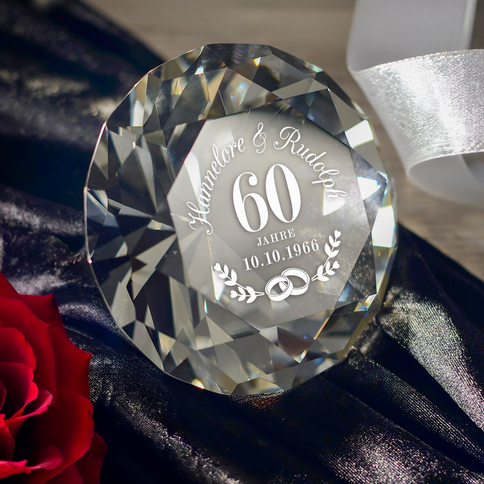 Diamant Kristall mit Gravur und Samtsäckchen - Diamanthochzeit Diamant Kristall mit Gravur und Samtsäckchen - Diamanthochzeit