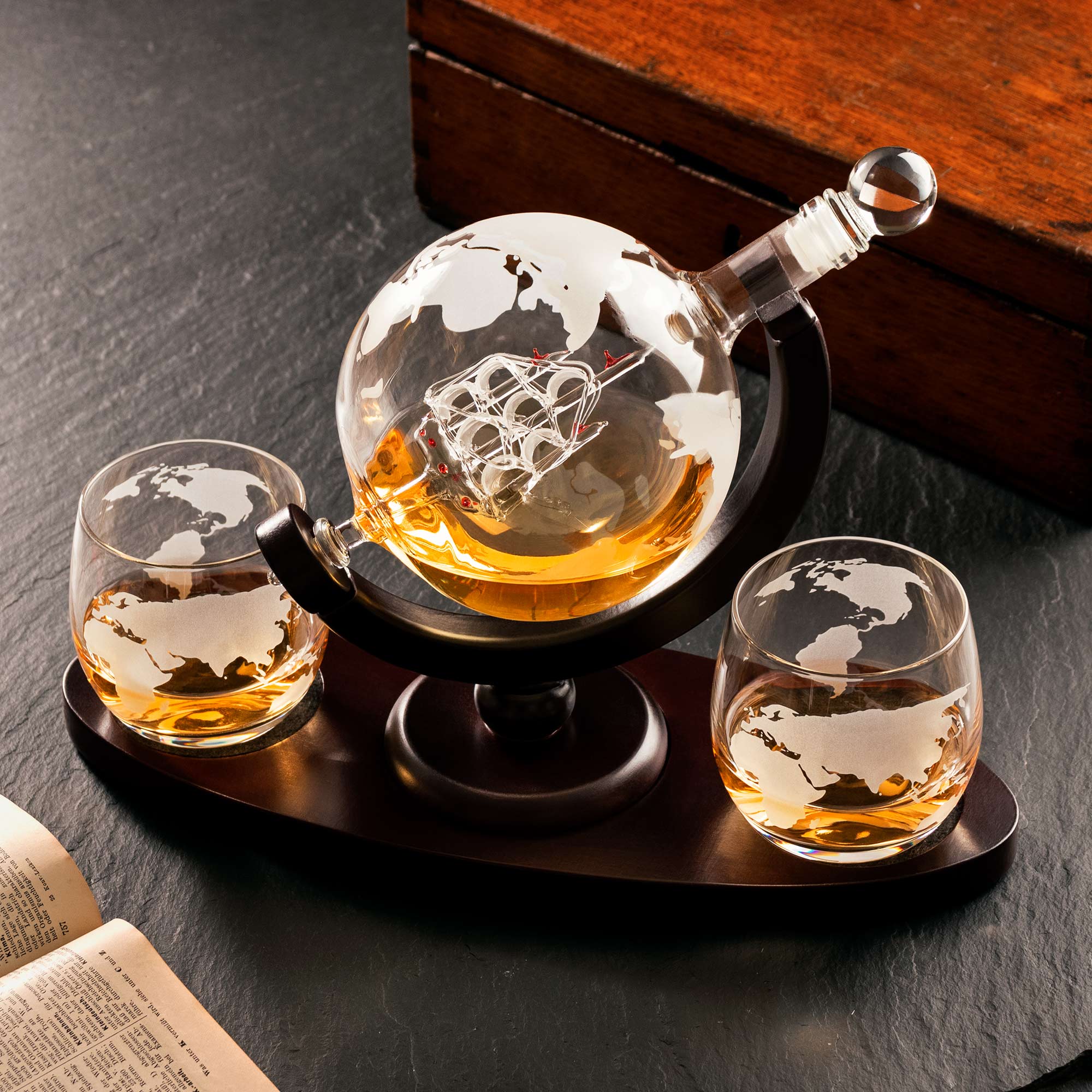 Whisky Set mit Globus Karaffe und 2 Gläsern - Segelschiff Whisky Set mit Globus Karaffe und 2 Gläsern - Segelschiff