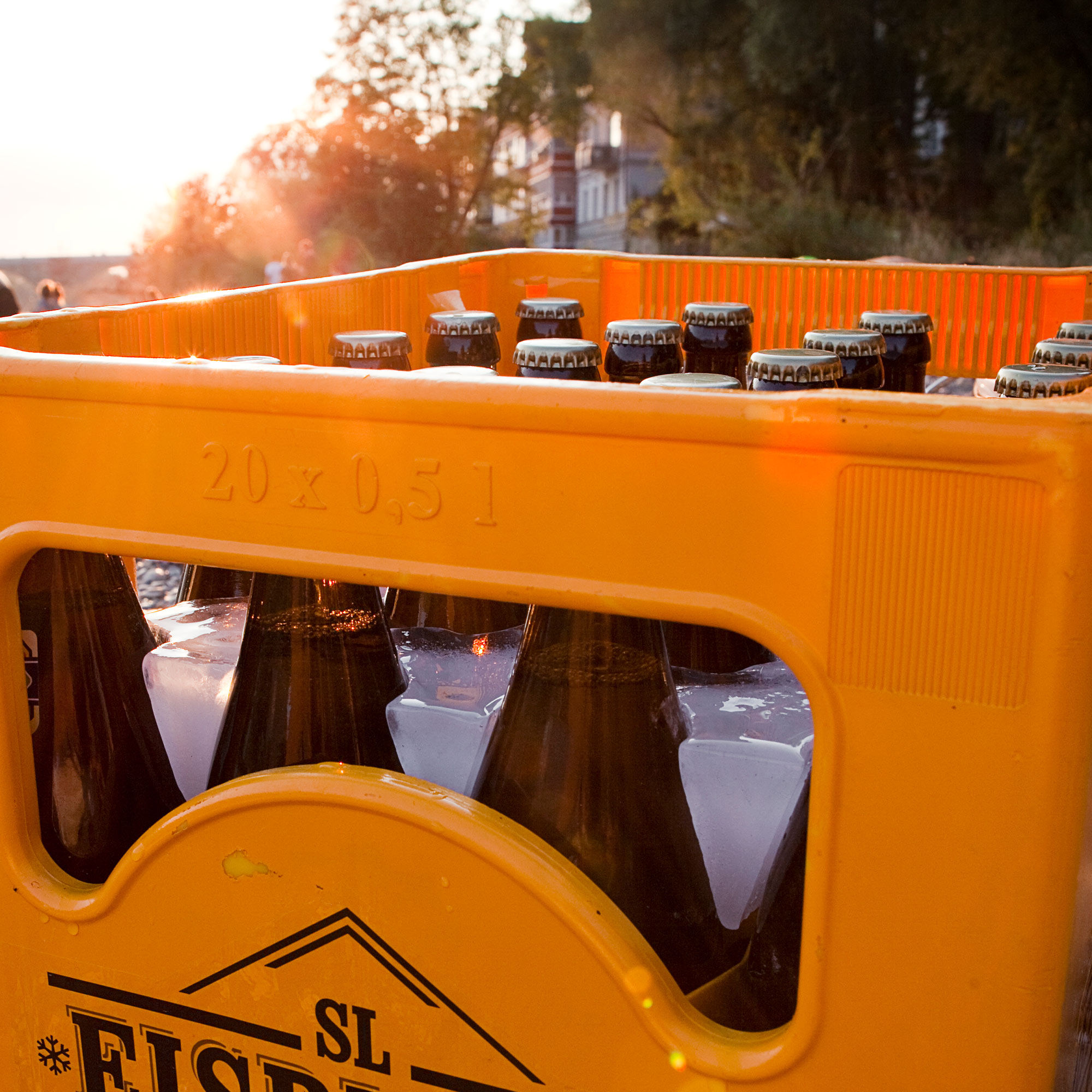 Bierkühler - Eisblockform für Bierkisten - 0,5 l Flaschen Bierkühler - Eisblockform für Bierkisten - 0,5 l Flaschen