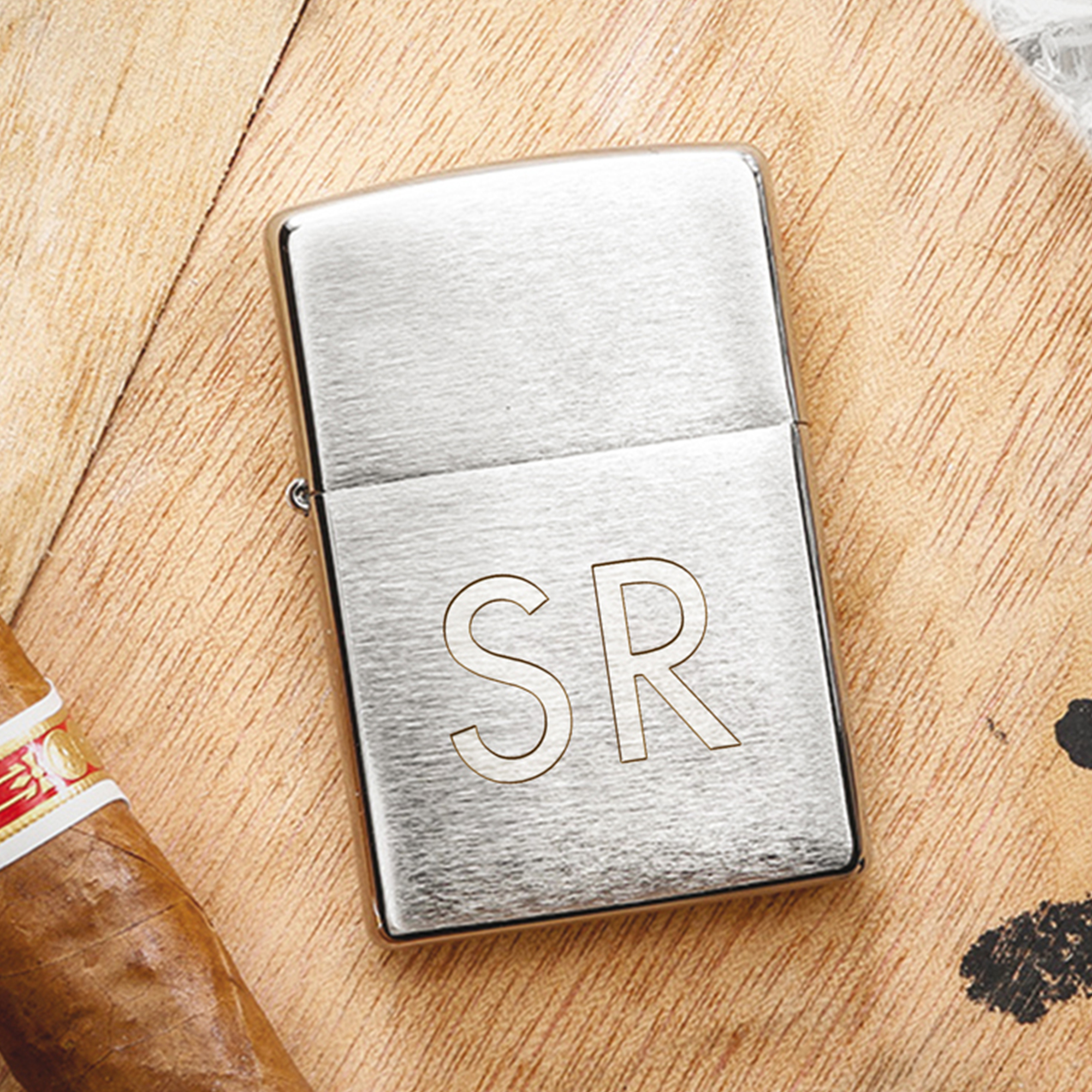 Zippo Feuerzeug mit Gravur - XL Initialen 4148 Zippo Feuerzeug mit Gravur - XL Initialen 4148