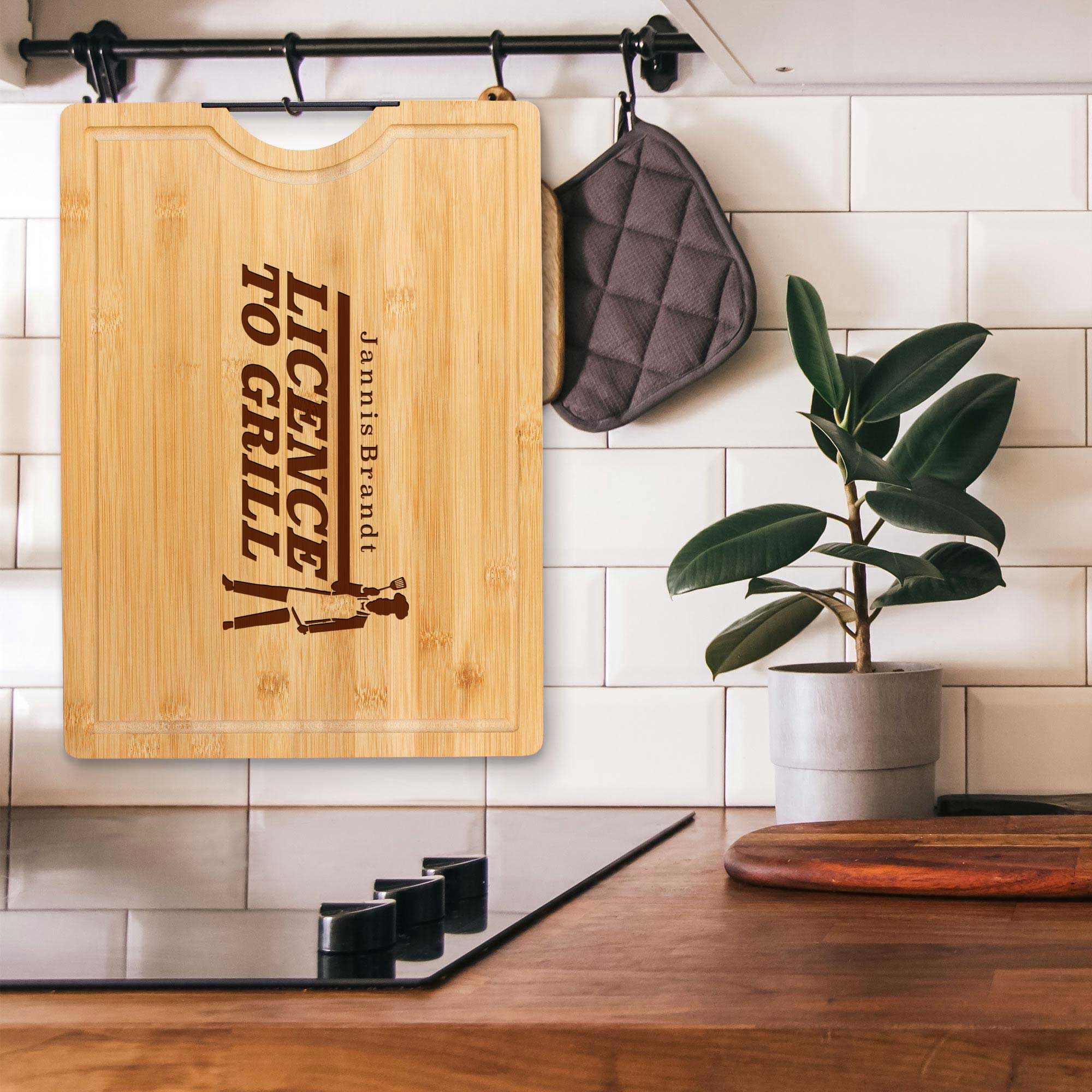 Bambusholz Schneidebrett mit Gravur - Licence to Grill Bambusholz Schneidebrett mit Gravur - Licence to Grill