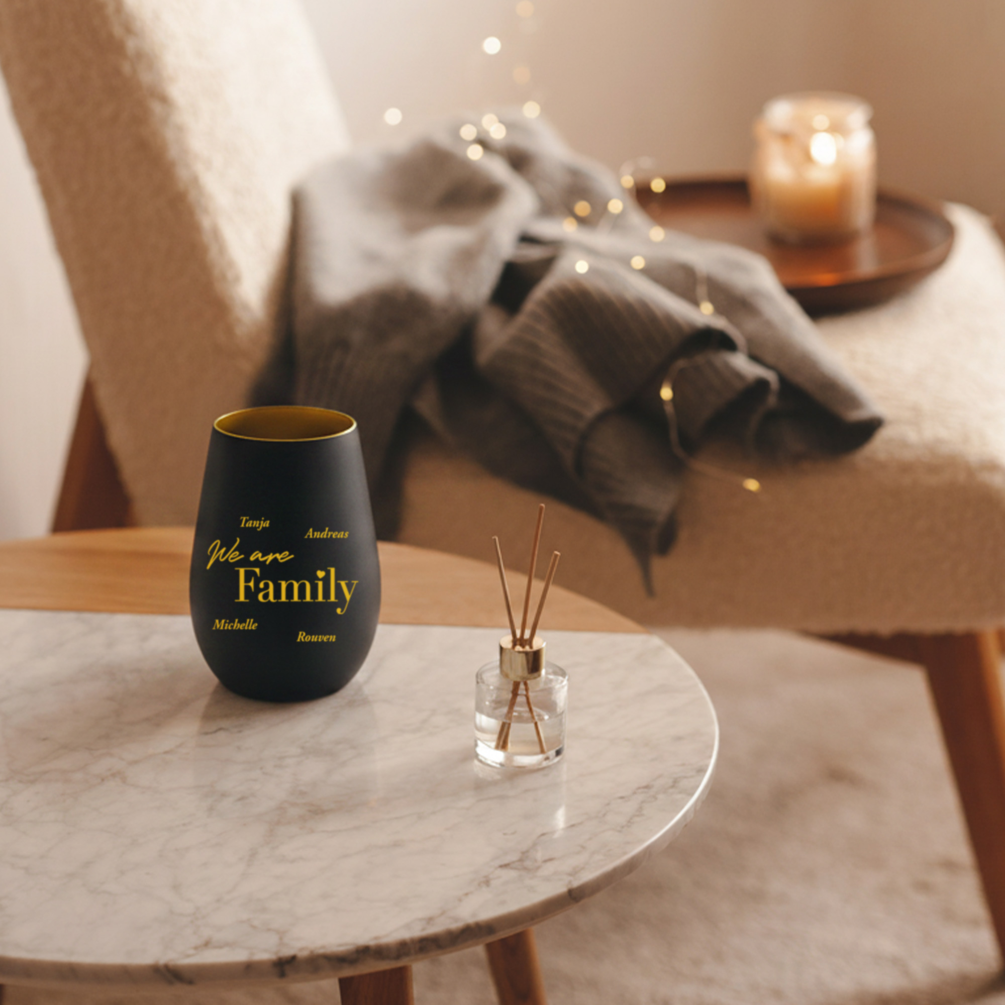 Schwarzes Windlicht mit Gravur - Family