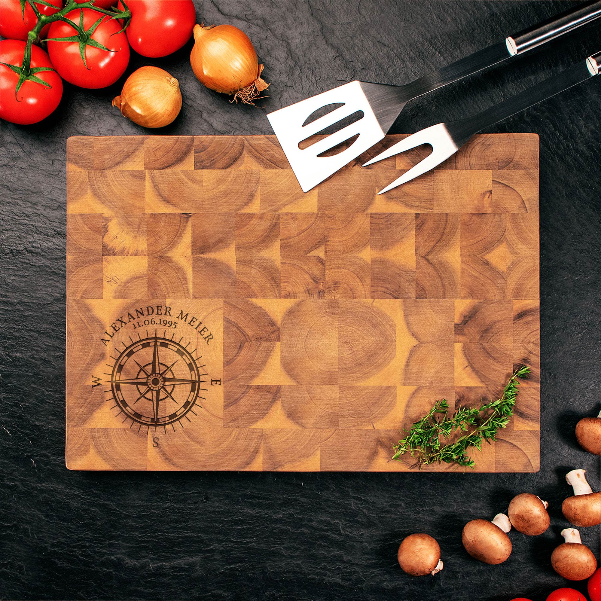 Premium Stirnholz Schneideblock Akazie mit Kompass Gravur