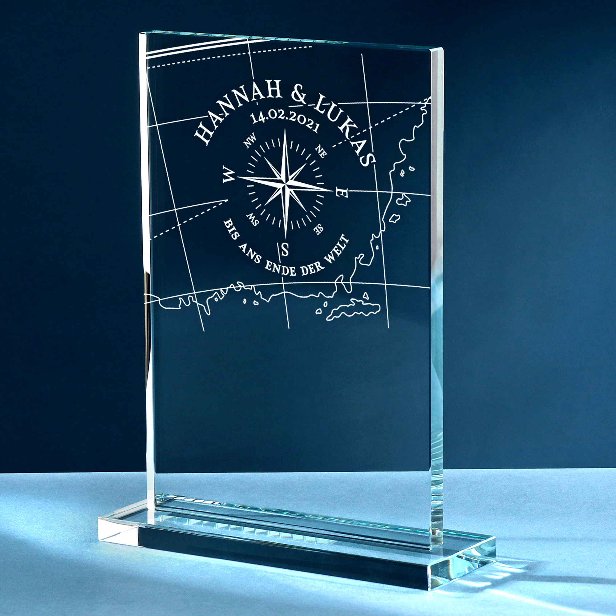 Personalisierter Glaspokal zur Hochzeit - Liebeskompass 2162-62-MZ