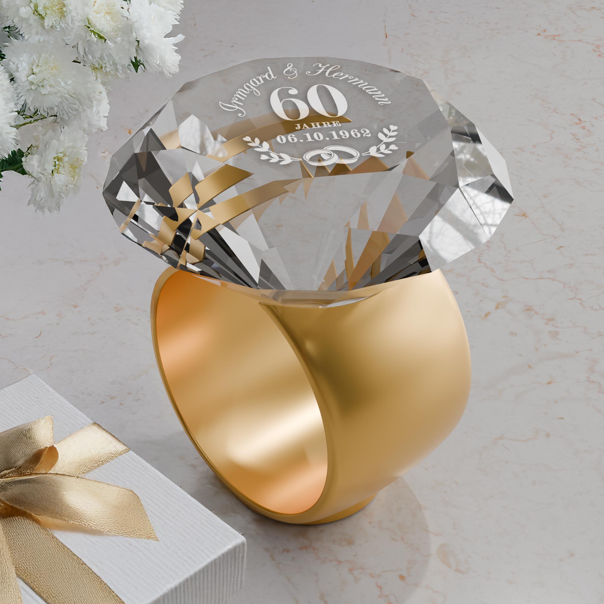 Diamant Kristall mit Gravur zur Diamant Hochzeit und Ring Displayständer