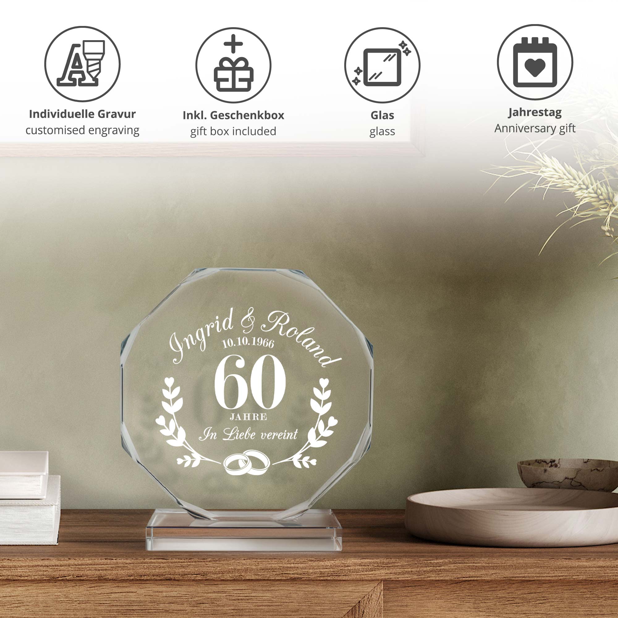 Personalisierter Glaspokal mit Facettenschliff zur Diamanthochzeit - 60 Jahre Personalisierter Glaspokal mit Facettenschliff zur Diamanthochzeit - 60 Jahre