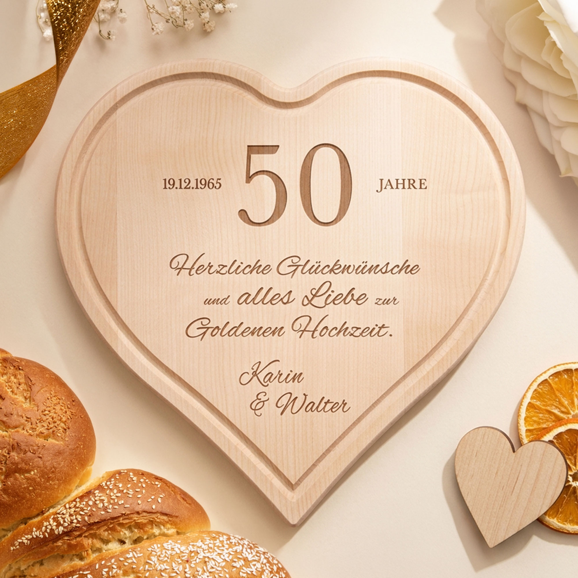 Graviertes Holzherz zur Goldenen Hochzeit