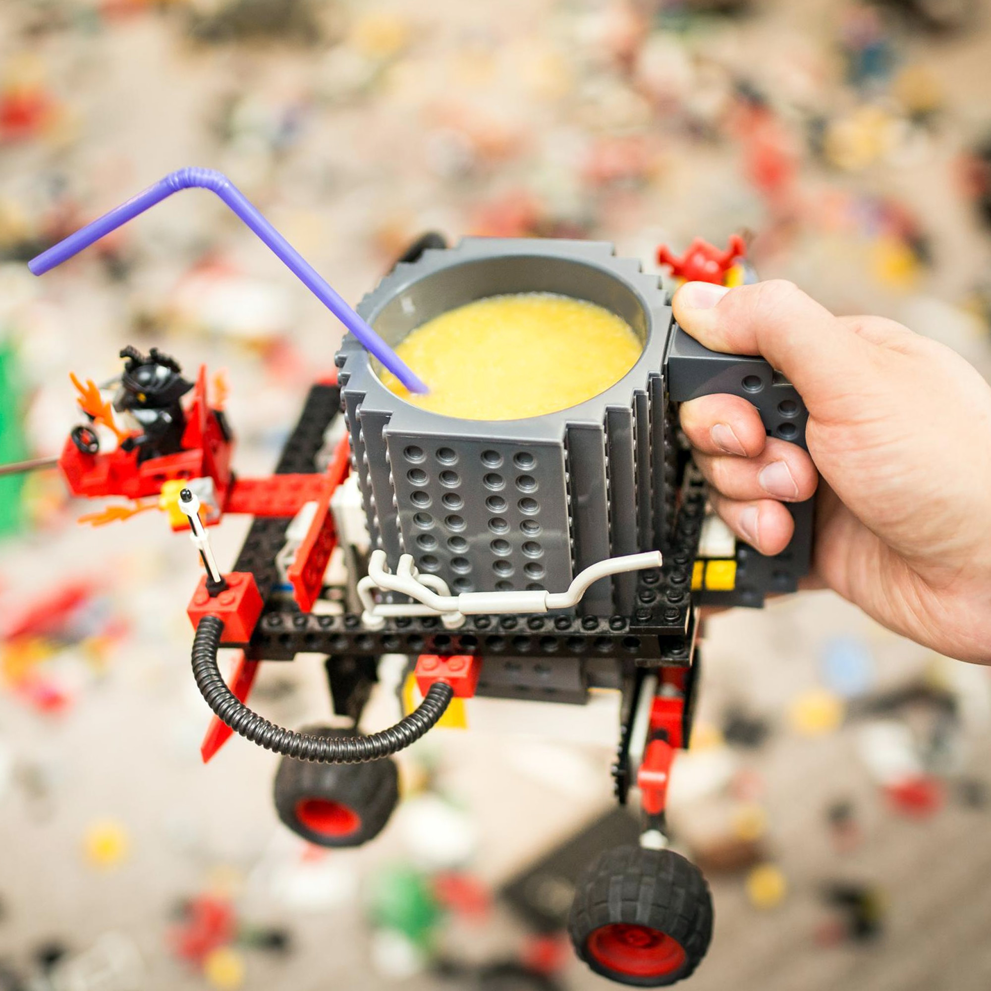 Klemmbaustein-Becher – Trinkbecher mit Noppen für Bausteine