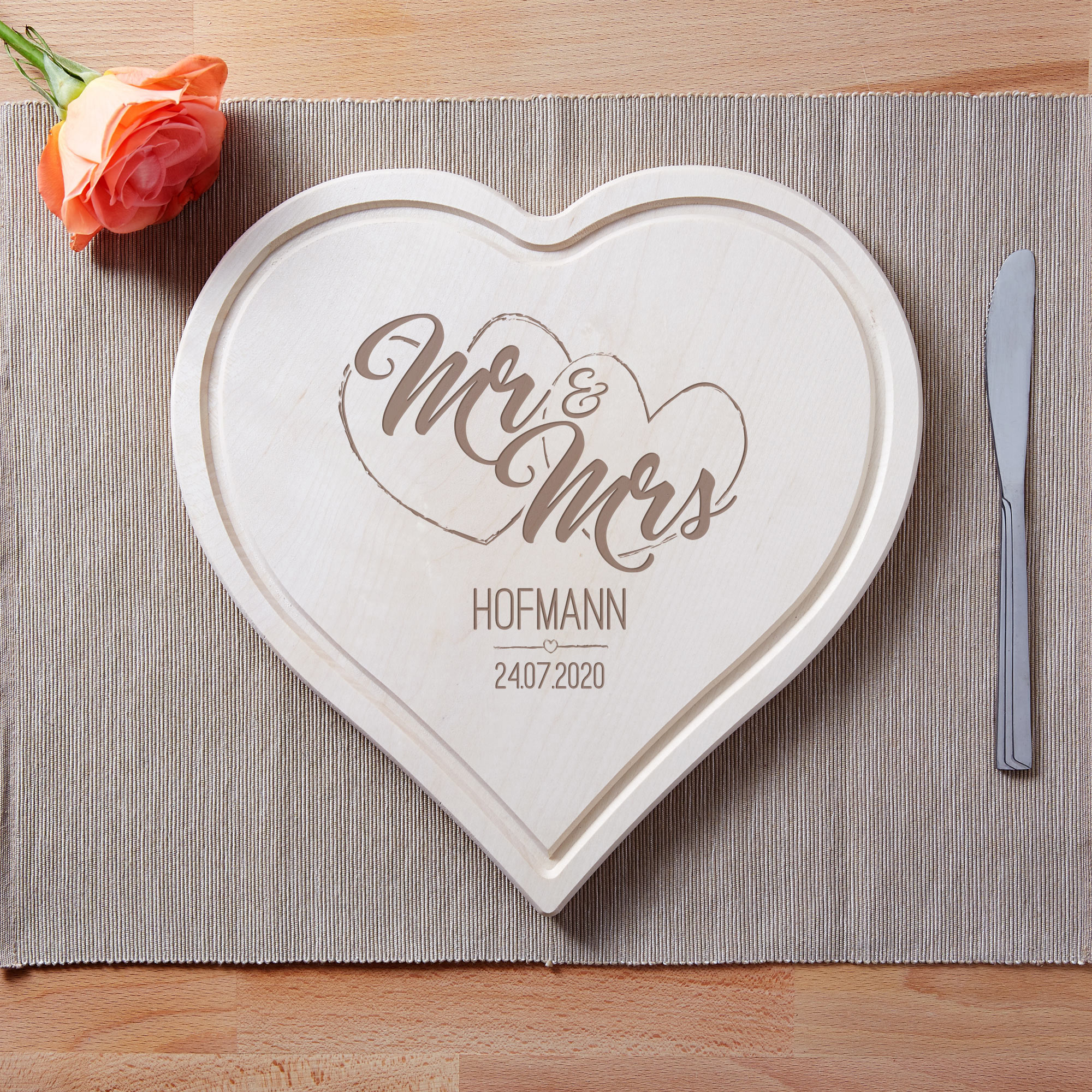 Graviertes Holzherz - Mr. und Mrs.