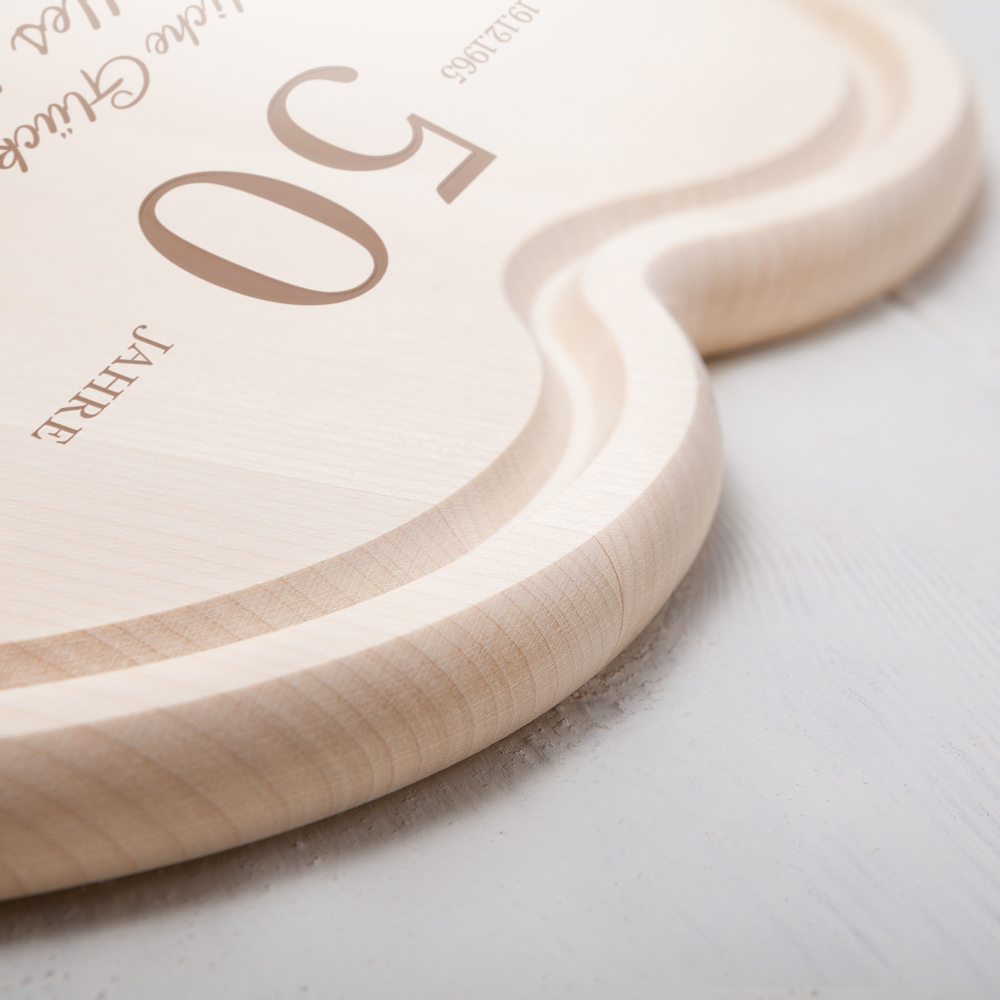 Graviertes Holzherz zur Goldenen Hochzeit