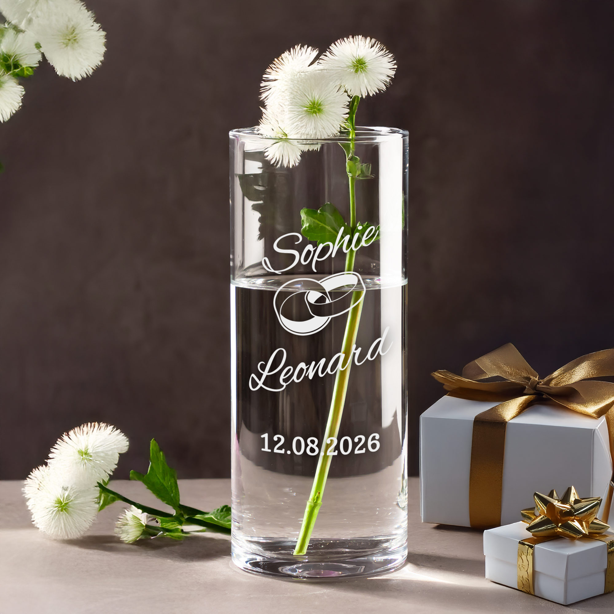 Runde Vase zur Hochzeit - Ringe Gravur
