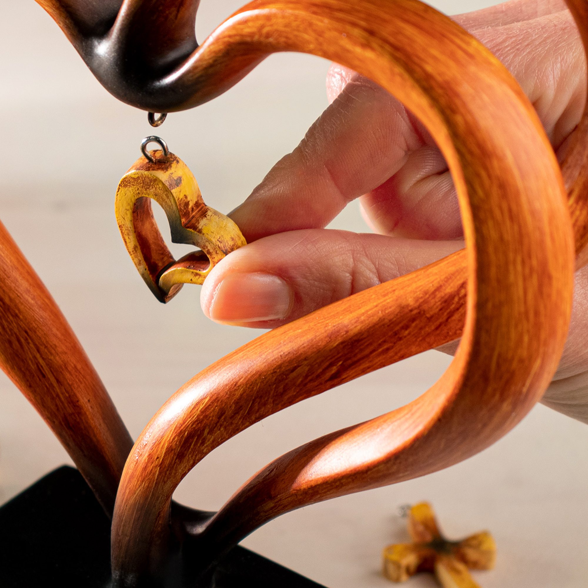 Personalisierte Holz Herz Skulptur zur Konfirmation