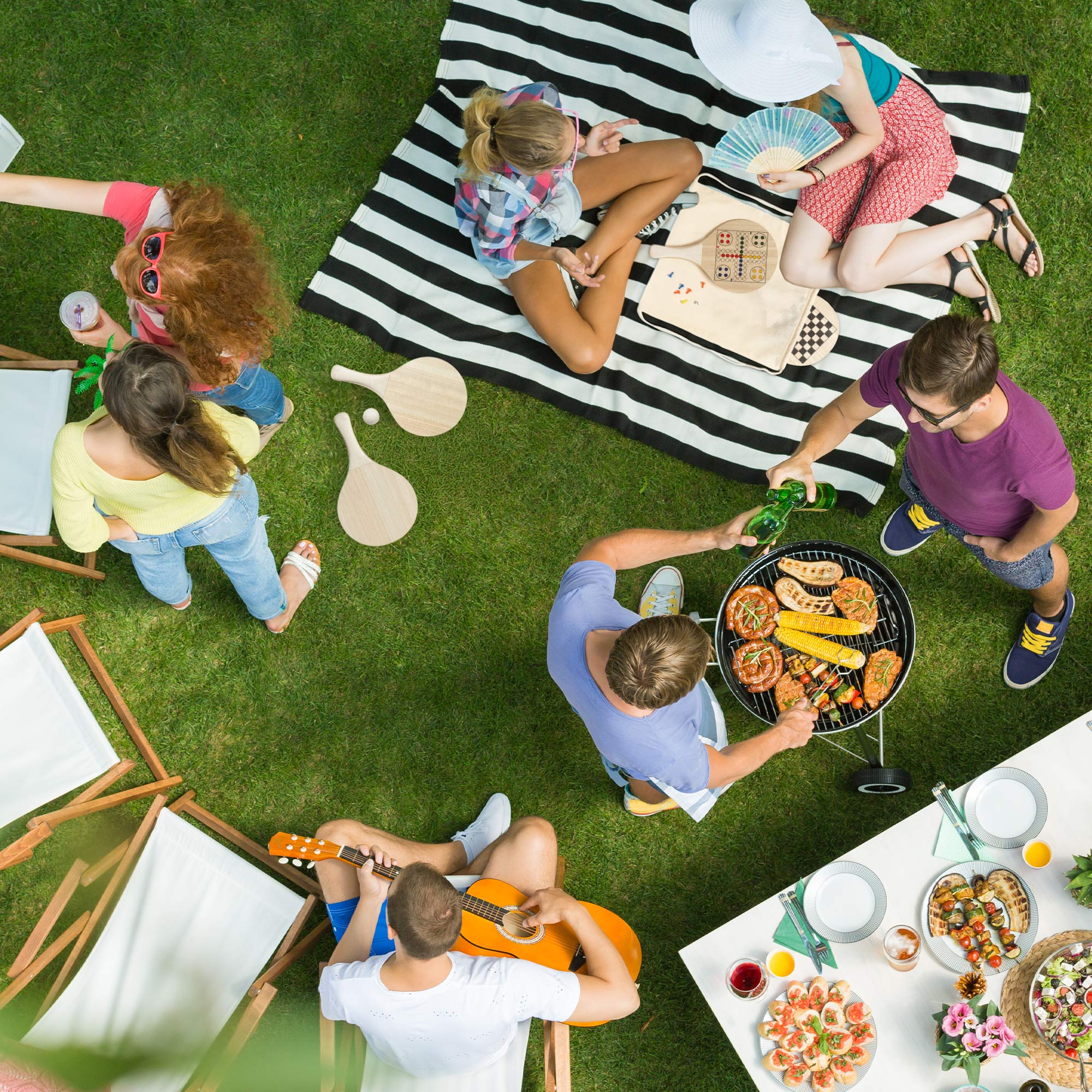 Kompaktes Beachball Set mit 2 Spielen und Baumwollbeutel